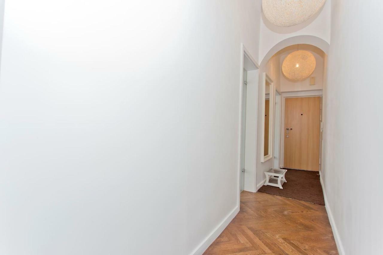 Luxury And Comfortable- Golden Apartments- Royal Street Varšava Exteriér fotografie